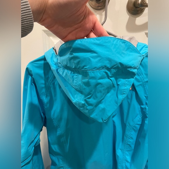 The North Face Raincoat - Picture 4 of 5